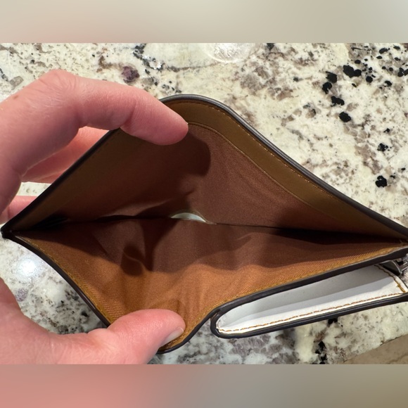 🌴 Brand 🆕 Coach MEDIUM CORNER ZIP WALLET IN SIGNATURE CANVAS WITH HULA PRINT🌴 - Picture 13 of 13